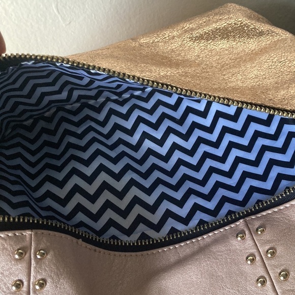 ROSE GOLD ROUND STUD SATCHEL - Picture 7 of 7